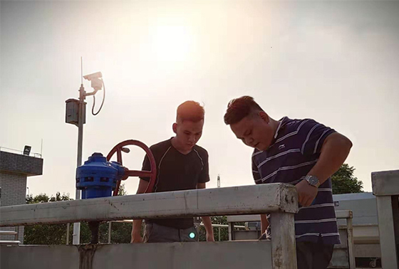 我們?cè)趰徫槐M職.jpg 我們?cè)趰徫槐M職.jpg